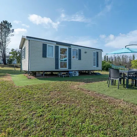 Glamping Frog Farm בית נופש Foz do Sousa