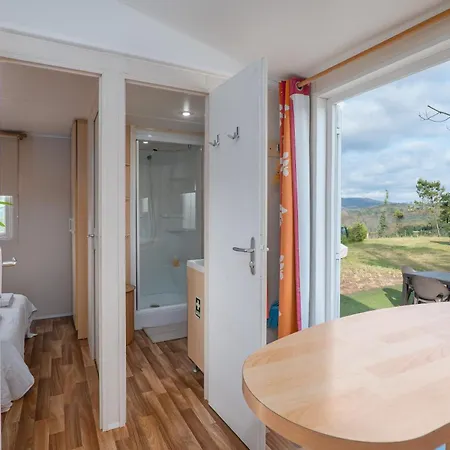 בית נופש Glamping Frog Farm Foz do Sousa